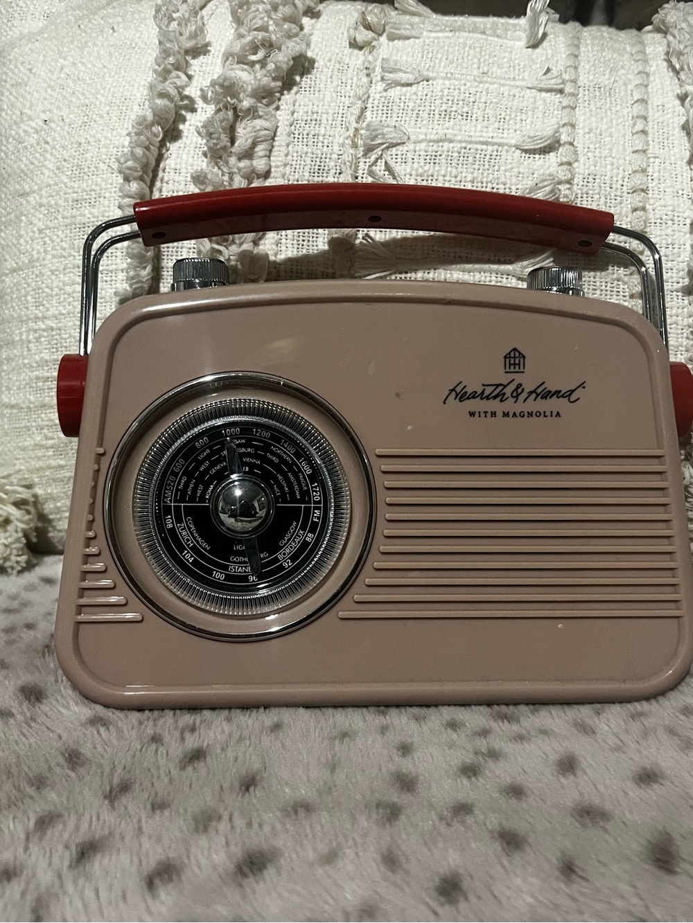 Hearth & Hand Portable Retro Radio - Beige with Red Handle